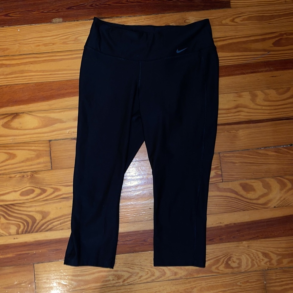 Black Nike Cropped Leggings